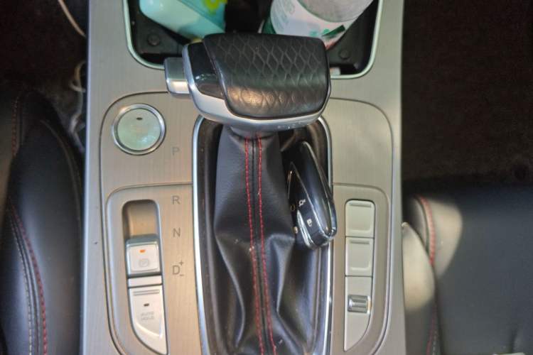 Used CHANGAN OSHAN X7 2021 1.5T Automatic Luxury Model Gear Lever