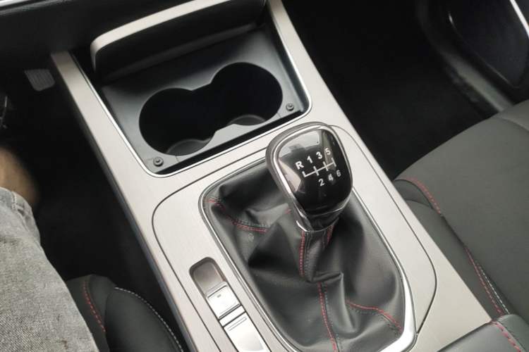 Used CHANGAN OSHAN X7 2021 1.5T Manual Comfort Model Gear Lever