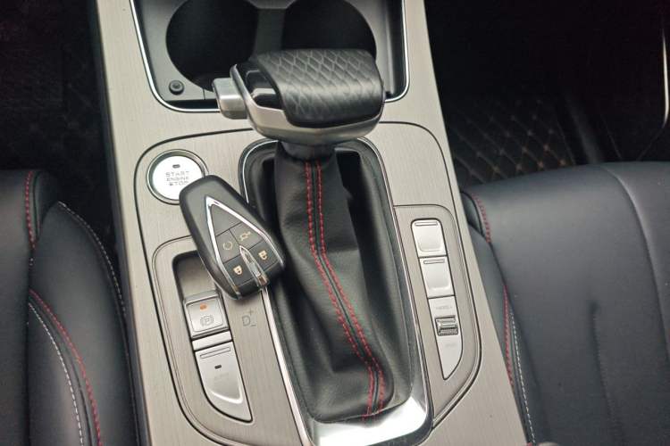 Used CHANGAN OSHAN X7 2021 1.5T Automatic Luxury Model Gear Lever