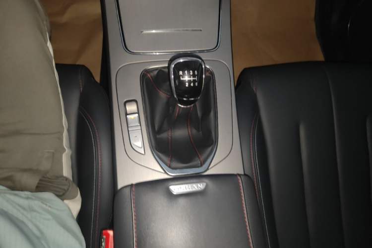 Used CHANGAN OSHAN X7 2021 1.5T Manual Luxury Version Gear Lever