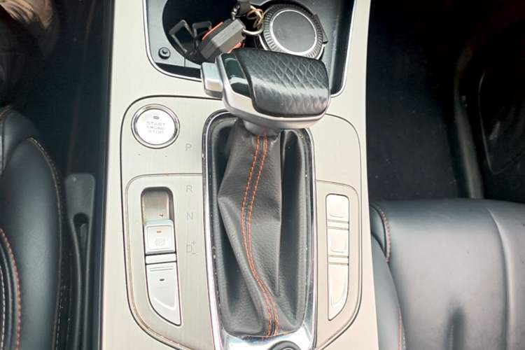 Used CHANGAN OSHAN X7 2021 1.5T Automatic Luxury Version Gear Lever