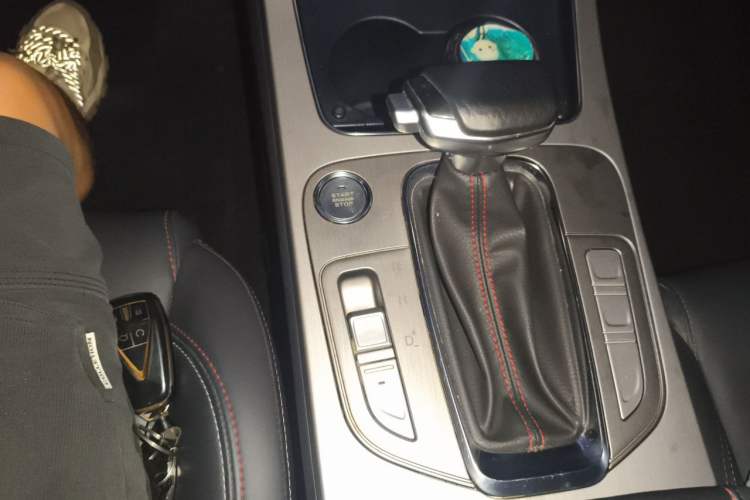 Used CHANGAN OSHAN X7 2021 1.5T Automatic Luxury Version Gear Lever