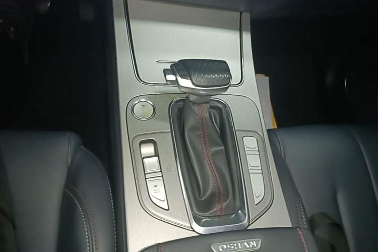 Used CHANGAN OSHAN X7 2021 1.5T Automatic Luxury Version Gear Lever