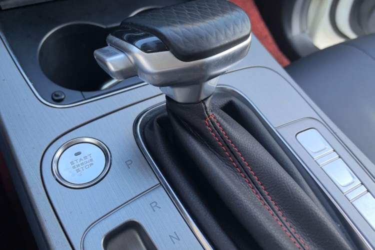 Used CHANGAN OSHAN X7 2021 1.5T Automatic Luxury Version Gear Lever