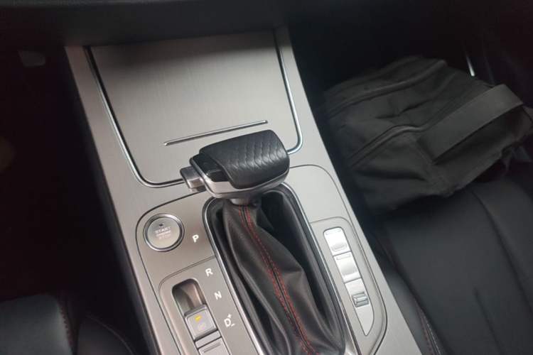 Used CHANGAN OSHAN X7 2021 1.5T Automatic Luxury Model Gear Lever