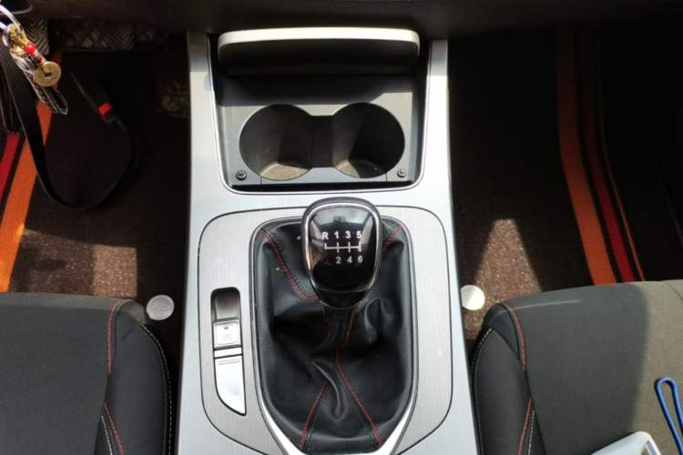 Used CHANGAN OSHAN X7 2021 1.5T Manual Comfort Model Gear Lever