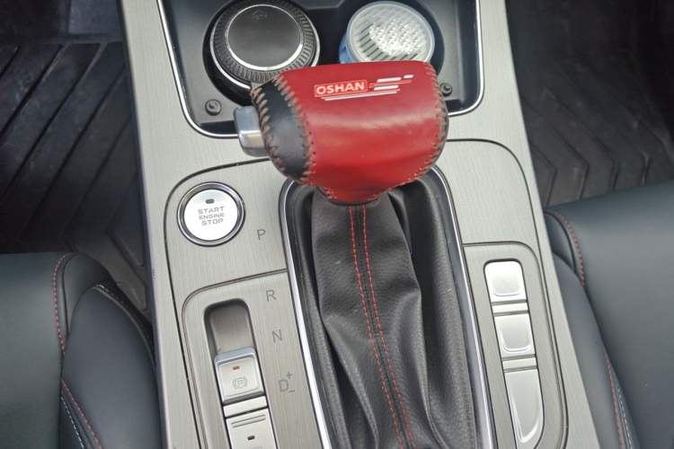 Used CHANGAN OSHAN X7 2021 1.5T Automatic Luxury Version Gear Lever