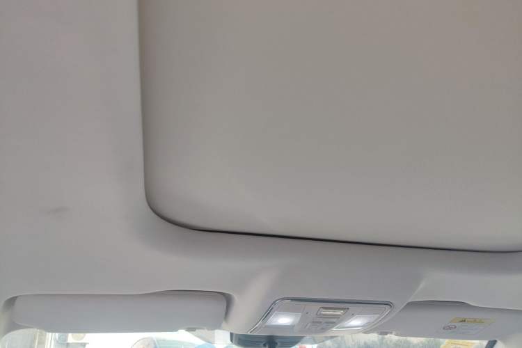 Used CHANGAN OSHAN X7 2021 1.5T Space Freedom Edition with Automatic Parking and Facial Recognition Headliner