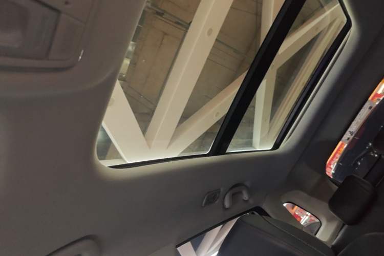 Used CHANGAN OSHAN X7 2021 1.5T Automatic Luxury Model Headliner