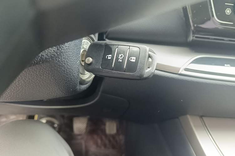 Used CHANGAN OSHAN X7 2021 1.5T Manual Luxury Version Interior 1