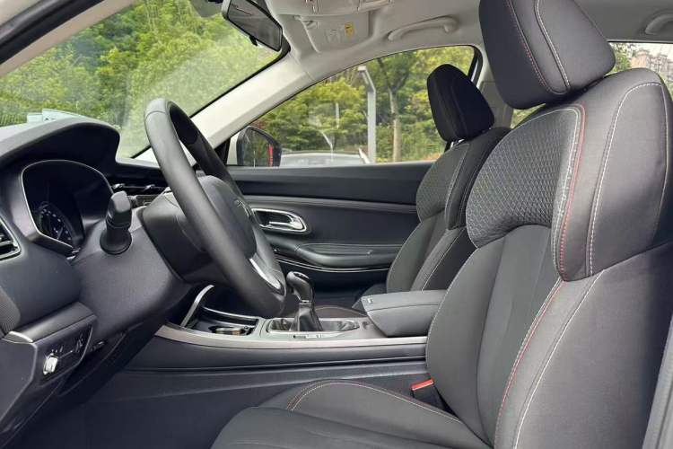 Used CHANGAN OSHAN X7 2021 1.5T Manual Comfort Model Interior 1