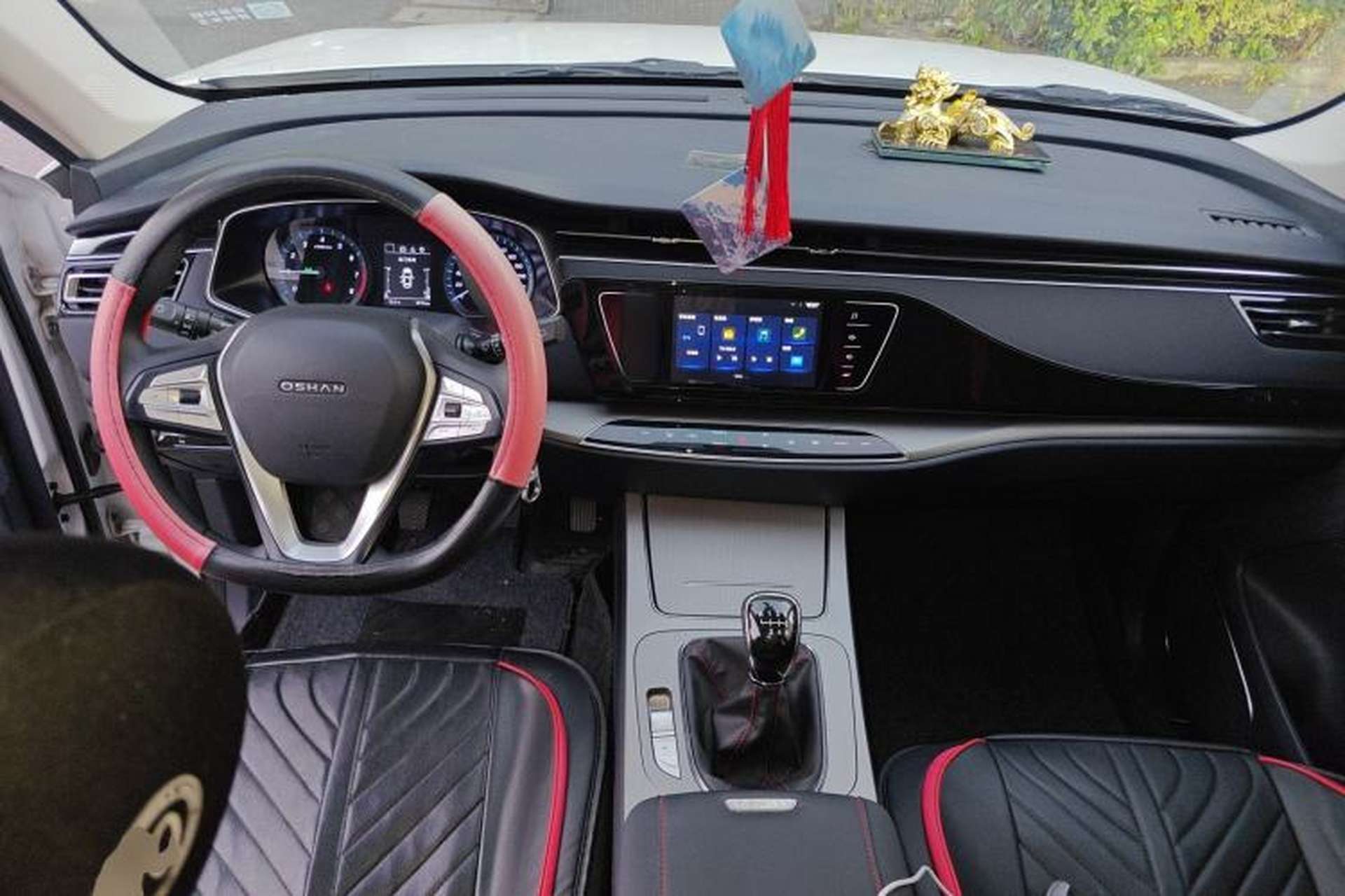 Used CHANGAN OSHAN X7 2021 1.5T Manual Luxury Version Interior 2