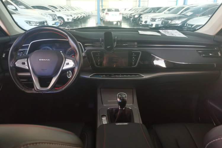 Used CHANGAN OSHAN X7 2021 1.5T Manual Luxury Version Interior 3