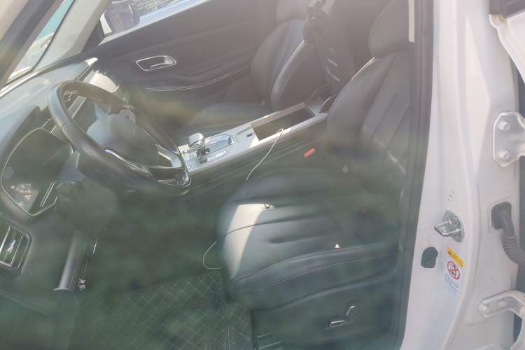 Used CHANGAN OSHAN X7 2021 1.5T Space Freedom Edition with Automatic Parking and Facial Recognition Left Front Seat