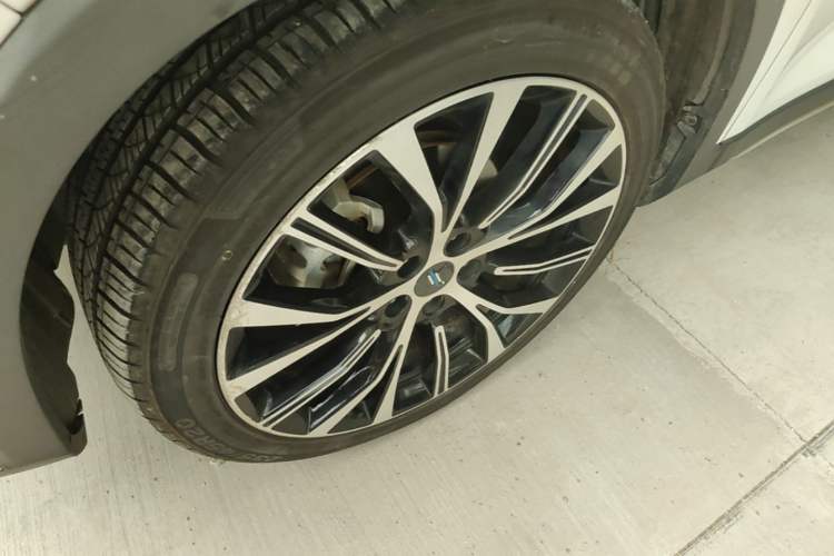 Used CHANGAN OSHAN X7 2021 1.5T Automatic Pilot Version Left Front Wheel Hub