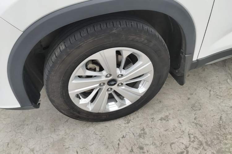 Used CHANGAN OSHAN X7 2021 1.5T Manual Comfort Model Left Front Wheel Hub