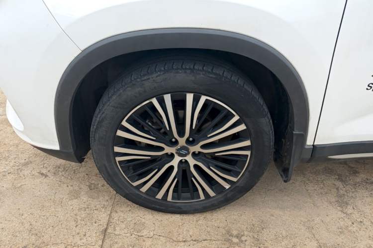 Used CHANGAN OSHAN X7 2021 1.5T Automatic Luxury Version Left Front Wheel Hub