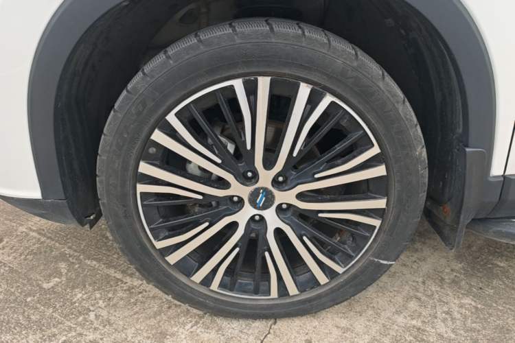 Used CHANGAN OSHAN X7 2021 1.5T Automatic Luxury Model Left Front Wheel Hub