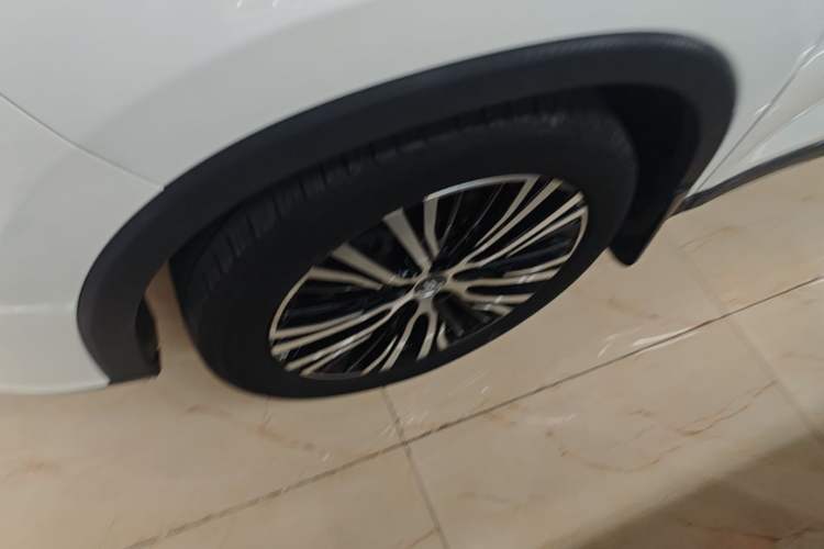 Used CHANGAN OSHAN X7 2021 1.5T Automatic Luxury Model Left Front Wheel Hub