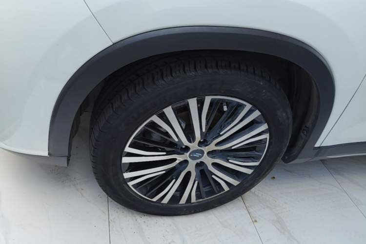 Used CHANGAN OSHAN X7 2021 1.5T Automatic Luxury Model Left Front Wheel Hub