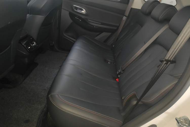 Used CHANGAN OSHAN X7 2021 1.5T Manual Luxury Version Left Rear Seat