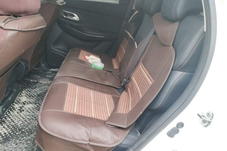 Used CHANGAN OSHAN X7 2021 1.5T Automatic Luxury Model Left Rear Seat
