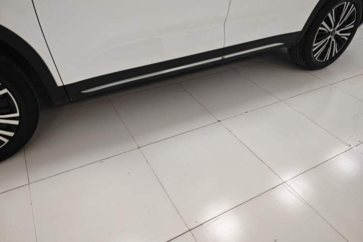Used CHANGAN OSHAN X7 2021 1.5T Automatic Luxury Version Left Side Sill