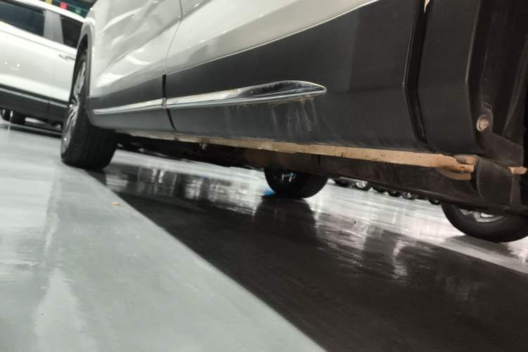 Used CHANGAN OSHAN X7 2021 1.5T Manual Luxury Version Left Side Sill