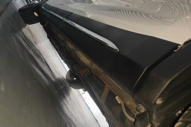Used CHANGAN OSHAN X7 2021 1.5T Manual Luxury Version Left Side Sill