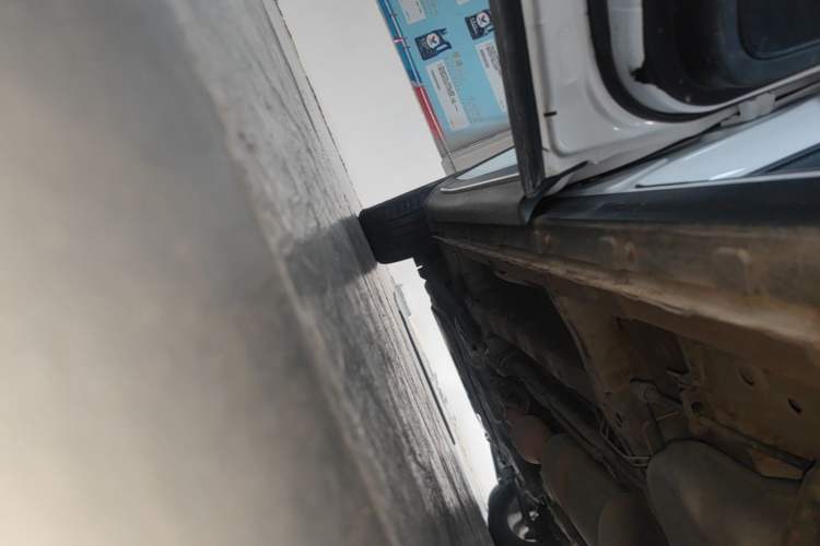 Used CHANGAN OSHAN X7 2021 1.5T Automatic Luxury Model Left Side Sill