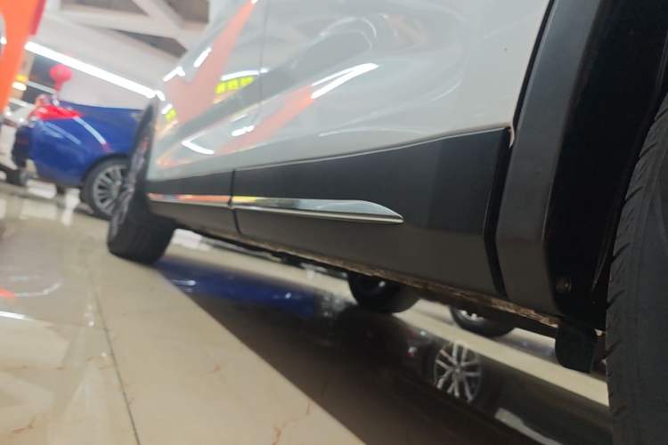 Used CHANGAN OSHAN X7 2021 1.5T Automatic Luxury Model Left Side Sill