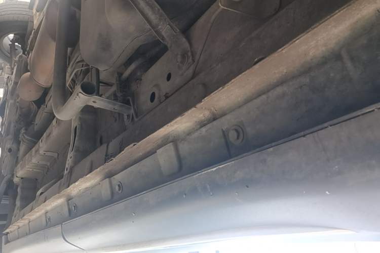 Used CHANGAN OSHAN X7 2021 1.5T Manual Comfort Model Left Side Sill
