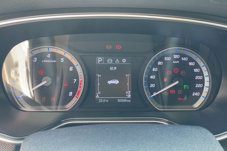Used CHANGAN OSHAN X7 2021 1.5T Automatic Elite Edition Odometer Close Up