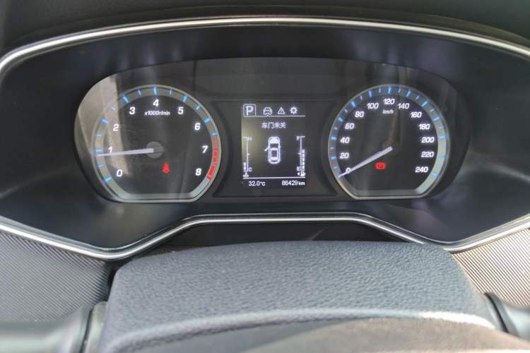 Used CHANGAN OSHAN X7 2021 1.5T Automatic Luxury Version Odometer Close Up
