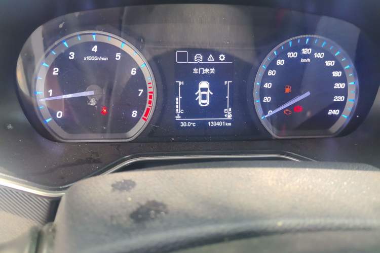 Used CHANGAN OSHAN X7 2021 1.5T Manual Luxury Version Odometer Close Up