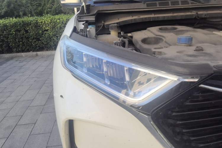 Used CHANGAN OSHAN X7 2021 1.5T Automatic Luxury Model Right Front Headlight