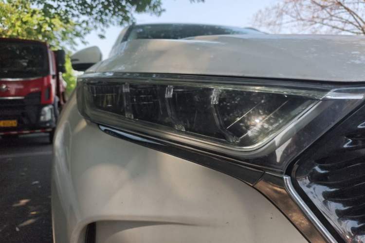 Used CHANGAN OSHAN X7 2021 1.5T Automatic Luxury Model Right Front Headlight