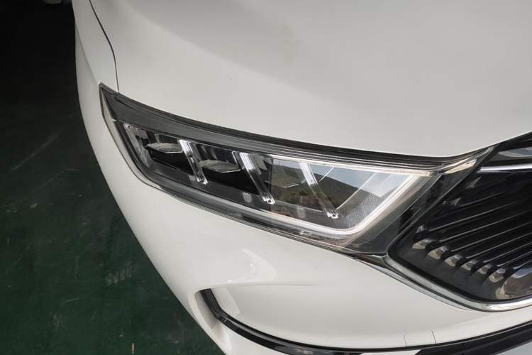 Used CHANGAN OSHAN X7 2021 1.5T Automatic Luxury Version Right Front Headlight