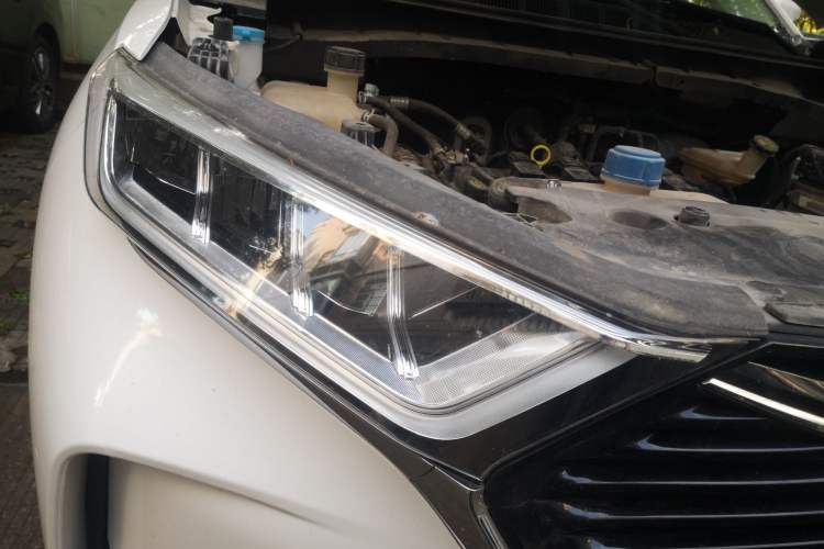 Used CHANGAN OSHAN X7 2021 1.5T Automatic Elite Edition Right Front Headlight