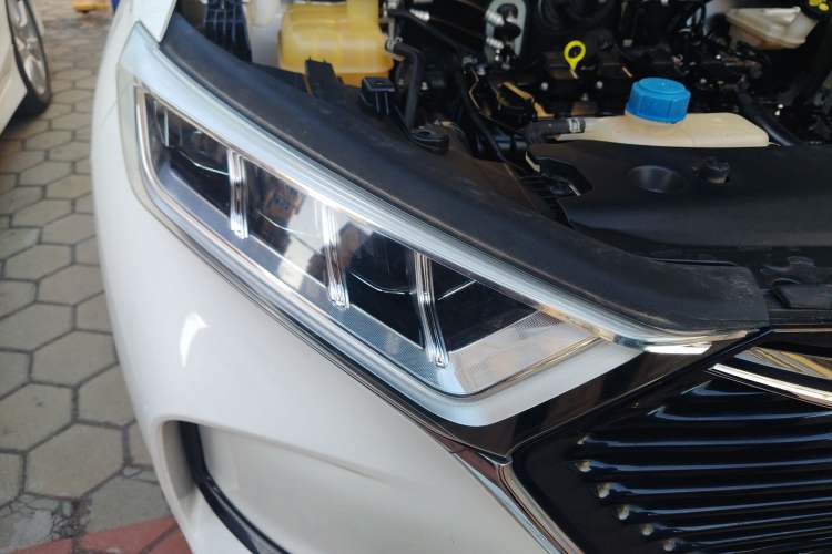 Used CHANGAN OSHAN X7 2021 1.5T Automatic Elite Edition Right Front Headlight