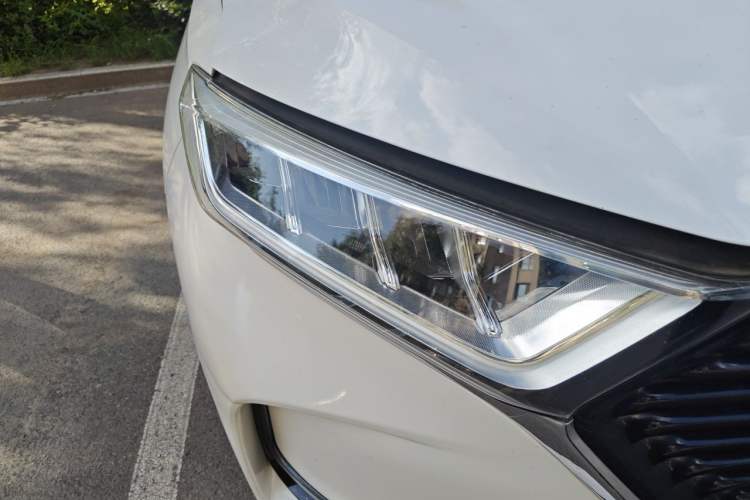 Used CHANGAN OSHAN X7 2021 1.5T Automatic Luxury Version Right Front Headlight