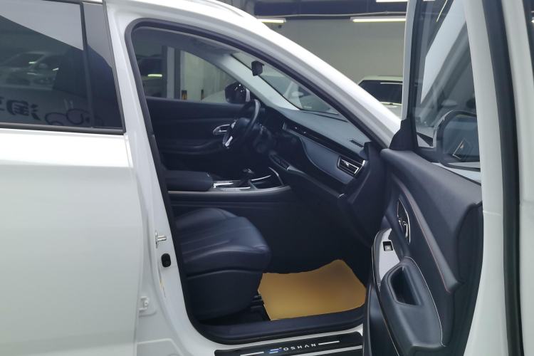 Used CHANGAN OSHAN X7 2021 1.5T Automatic Luxury Model Right Front Seat