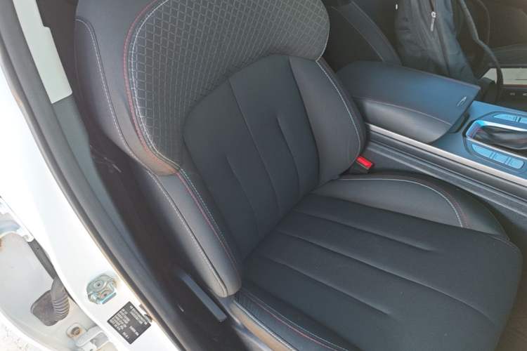 Used CHANGAN OSHAN X7 2021 1.5T Automatic Elite Edition Right Front Seat