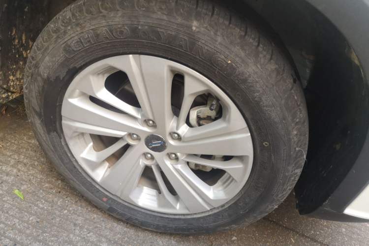 Used CHANGAN OSHAN X7 2021 1.5T Automatic Elite Edition Right Front Wheel Hub