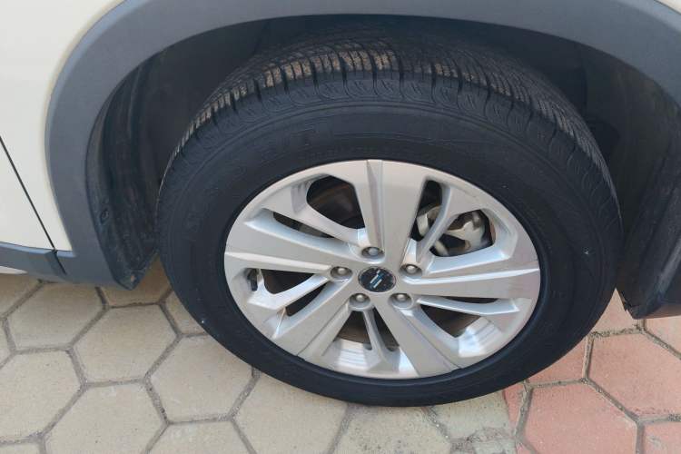 Used CHANGAN OSHAN X7 2021 1.5T Automatic Elite Edition Right Front Wheel Hub