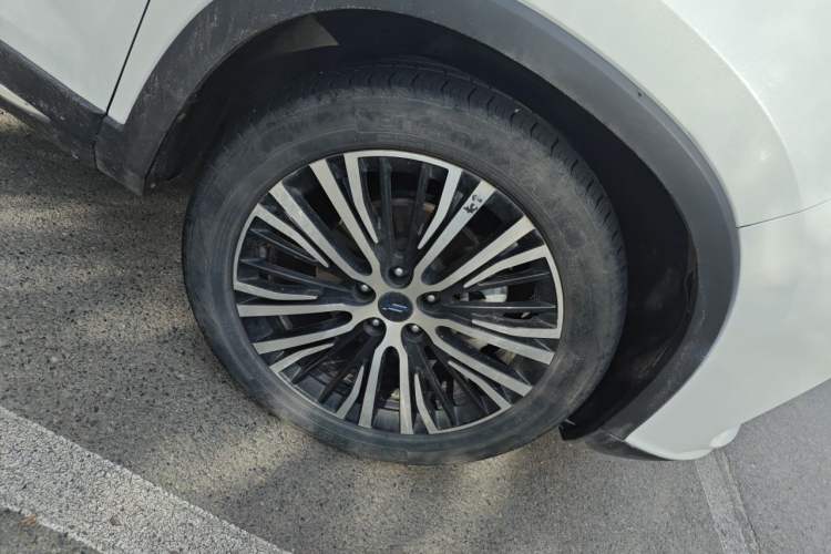 Used CHANGAN OSHAN X7 2021 1.5T Automatic Luxury Version Right Front Wheel Hub