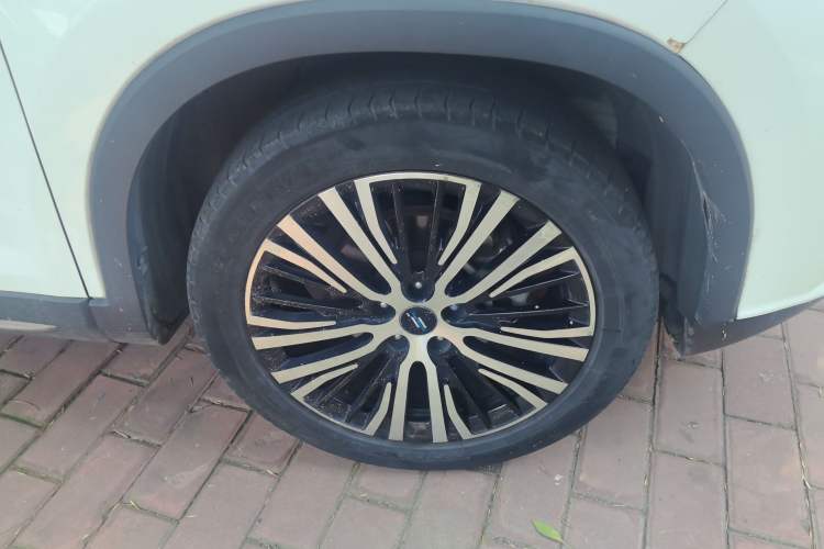 Used CHANGAN OSHAN X7 2021 1.5T Manual Luxury Version Right Front Wheel Hub