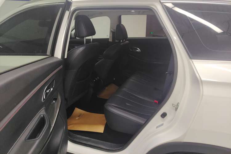 Used CHANGAN OSHAN X7 2021 1.5T Automatic Luxury Model Right Rear Seat
