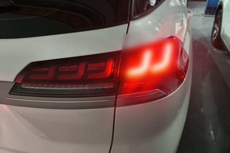 Used CHANGAN OSHAN X7 2021 1.5T Manual Luxury Version Right Rear Taillight