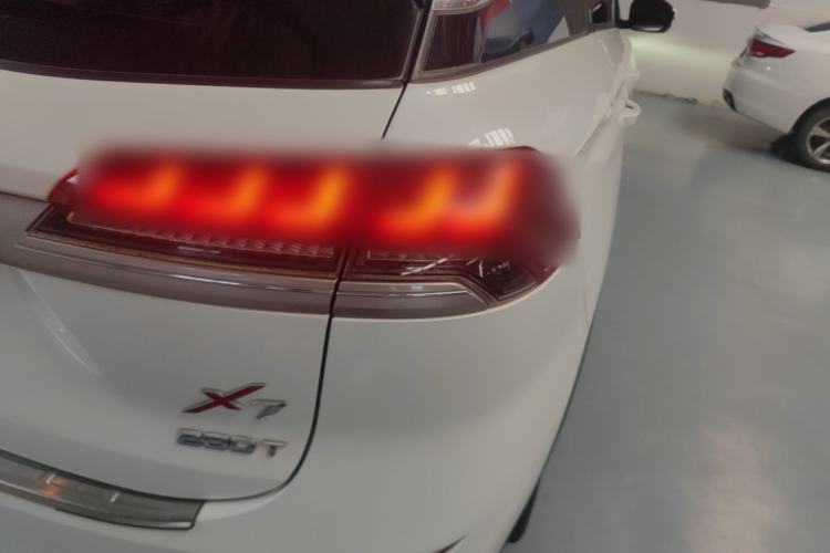 Used CHANGAN OSHAN X7 2021 1.5T Automatic Luxury Model Right Rear Taillight